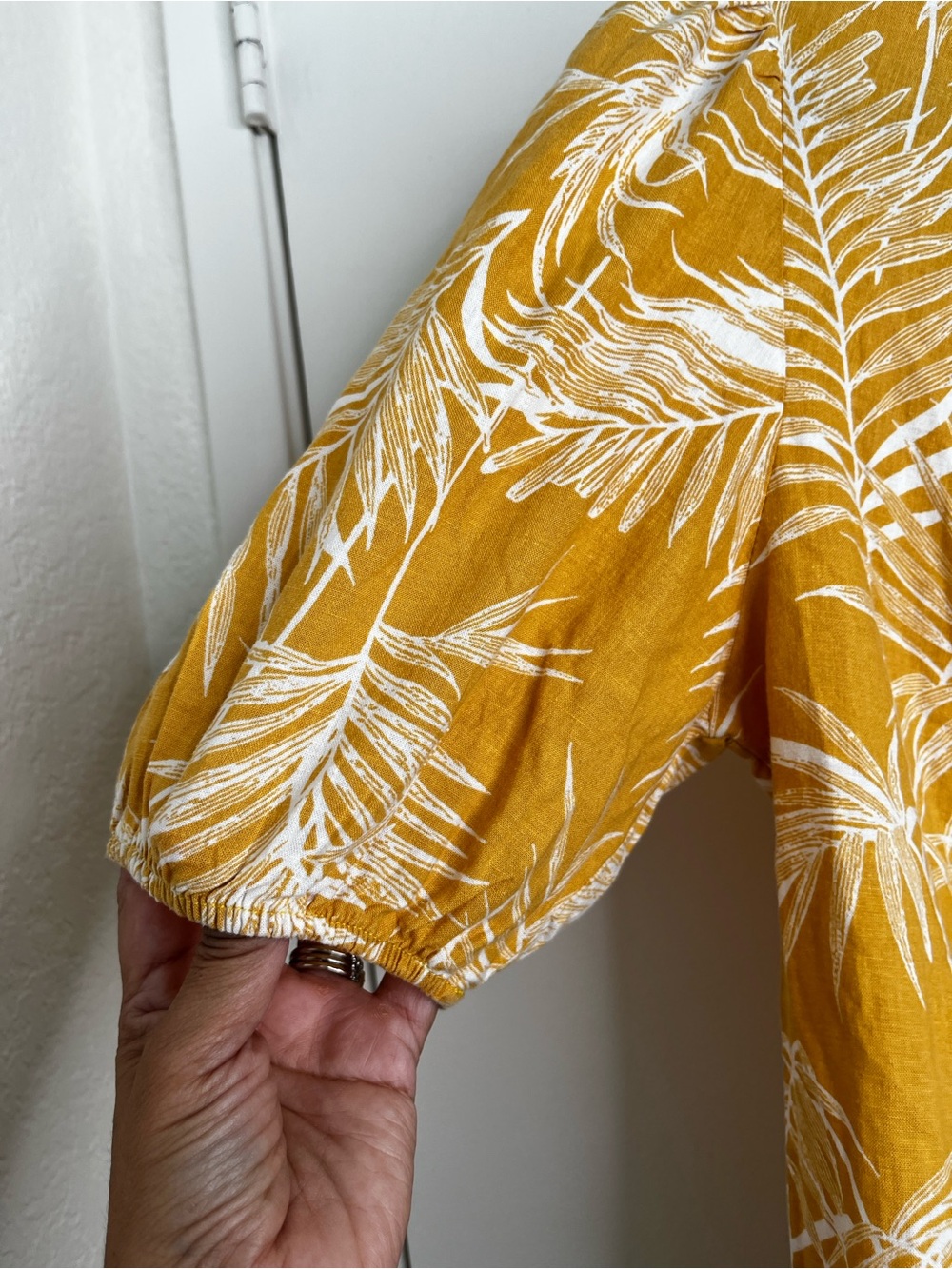 Sigrid Olsen Mustard PalmPrint Puff Sleeve Top Linen Blend L Vacay Resort Fall - Picture 4 of 10